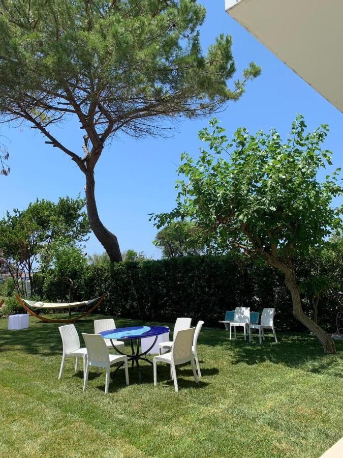 Hotel Artemide Mare Paestum Eksteriør billede
