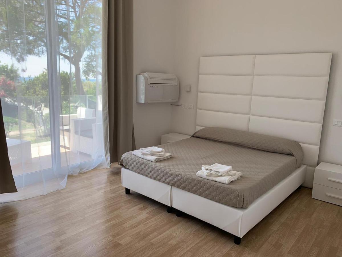 Hotel Artemide Mare Paestum Eksteriør billede