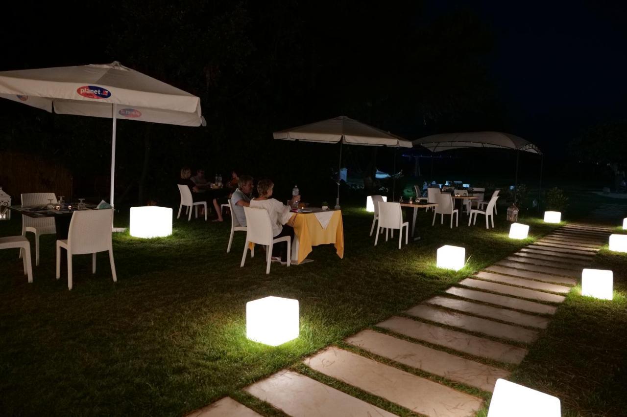 Hotel Artemide Mare Paestum Eksteriør billede