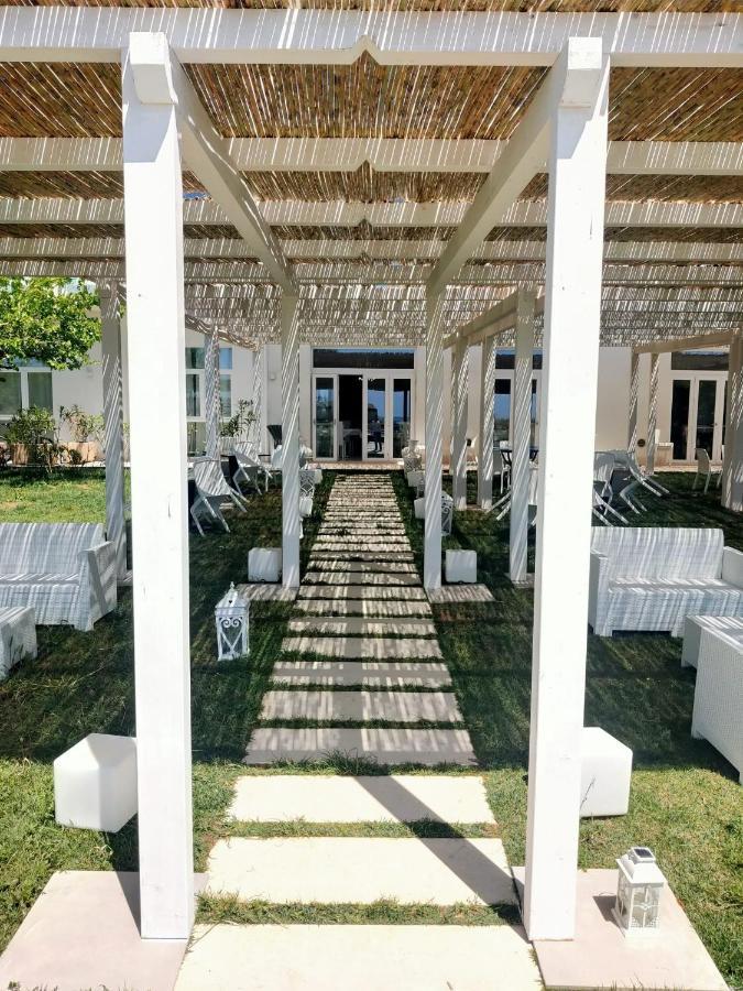 Hotel Artemide Mare Paestum Eksteriør billede