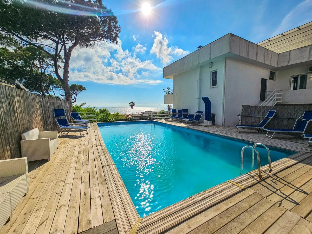 Hotel Artemide Mare Paestum Eksteriør billede