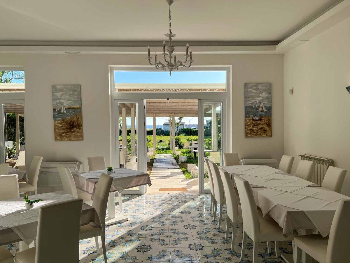 Hotel Artemide Mare Paestum Eksteriør billede