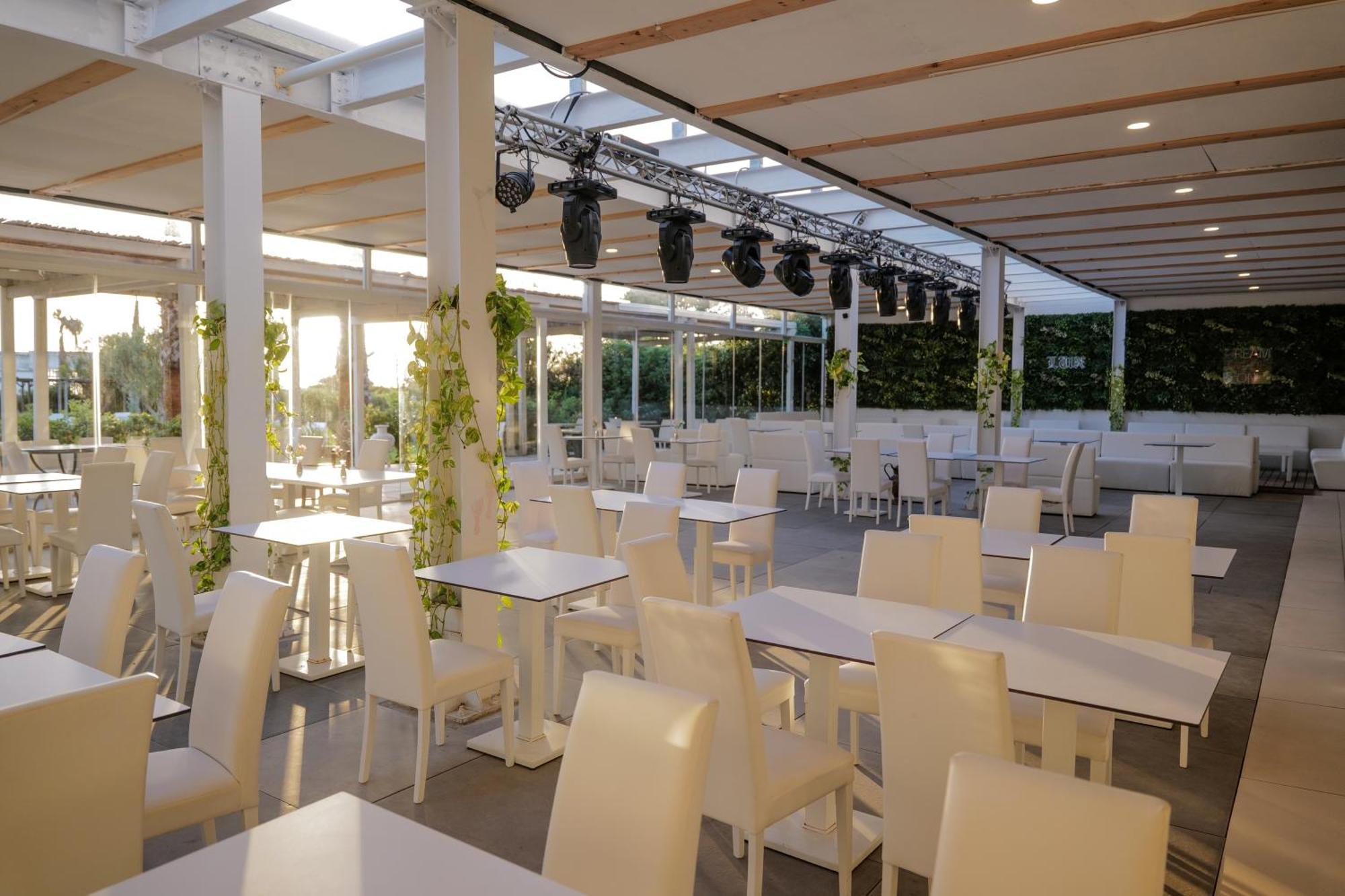 Hotel Artemide Mare Paestum Eksteriør billede