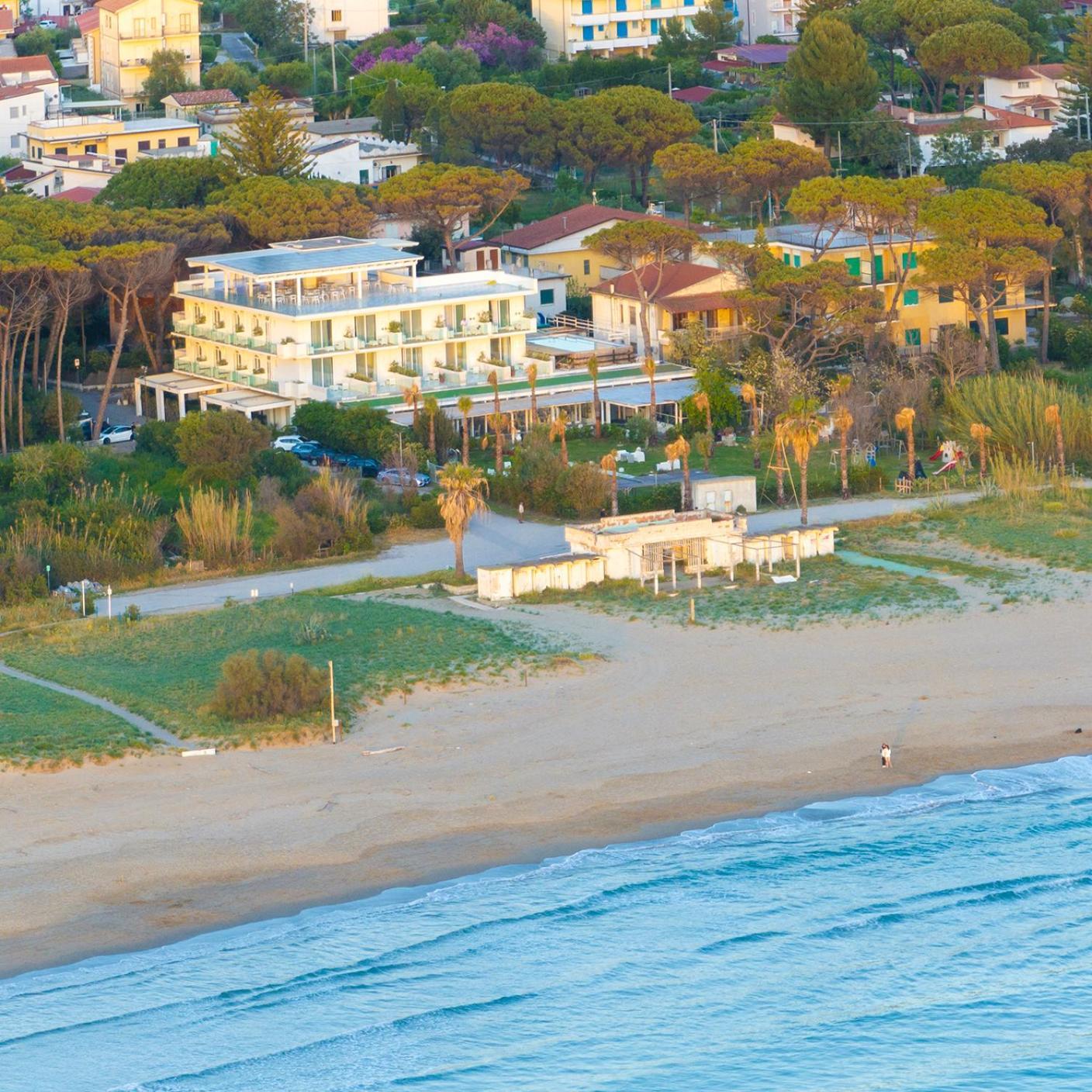 Hotel Artemide Mare Paestum Eksteriør billede