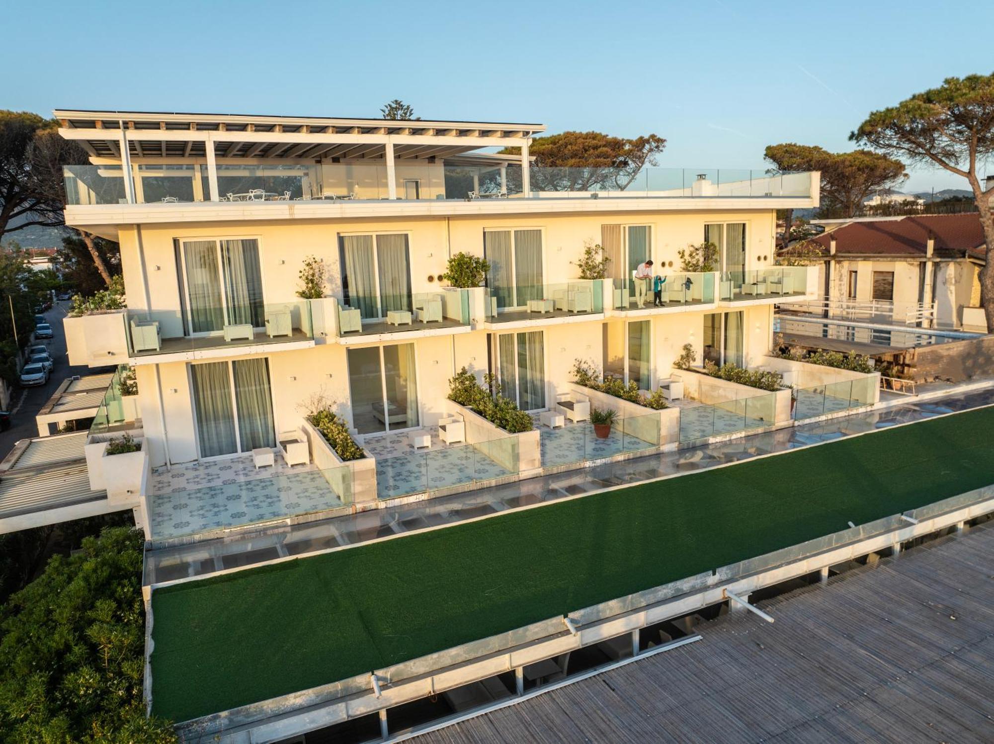 Hotel Artemide Mare Paestum Eksteriør billede