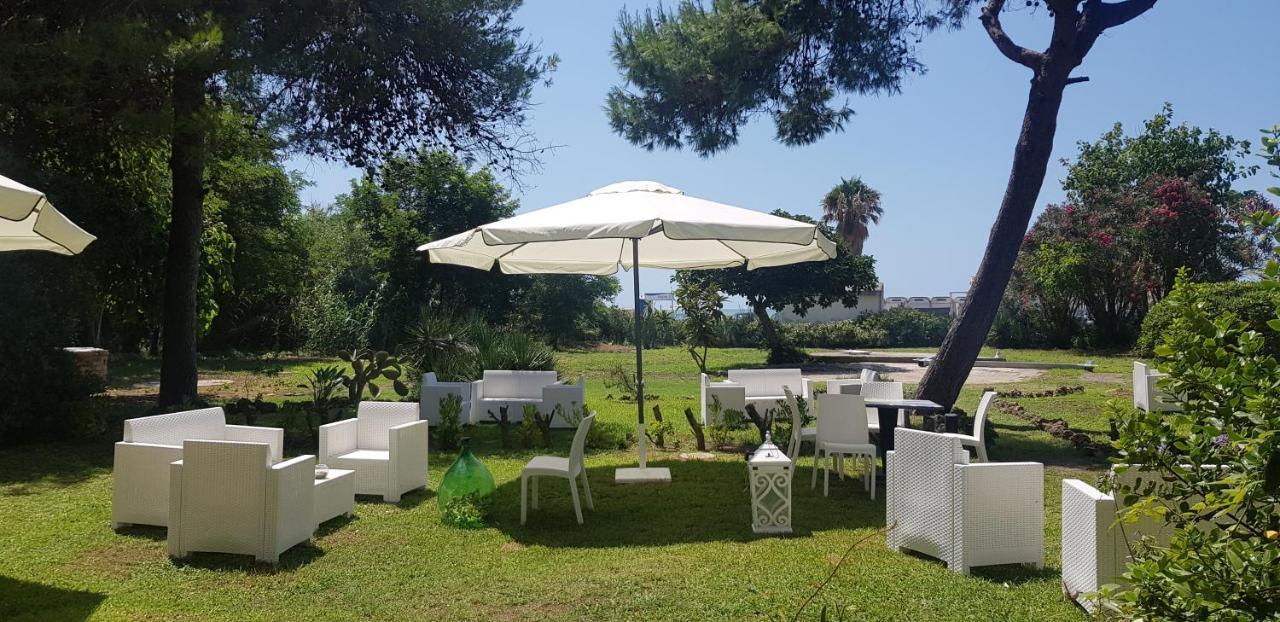 Hotel Artemide Mare Paestum Eksteriør billede